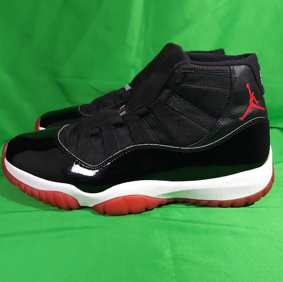 Nike Air Jordan Bred 11 Retro Size 10.5 Mens 378037-061 - Picture 9 of 10